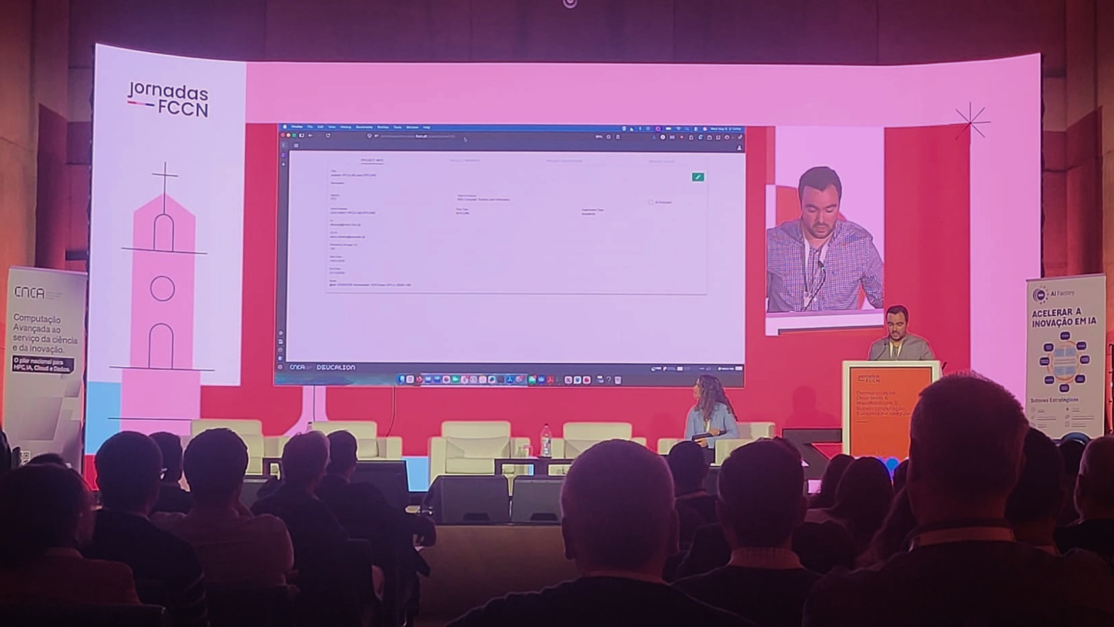 Orador a apresentar uma demonstração ao vivo da plataforma do Deucalion, durante as Jornadas FCCN 2026.