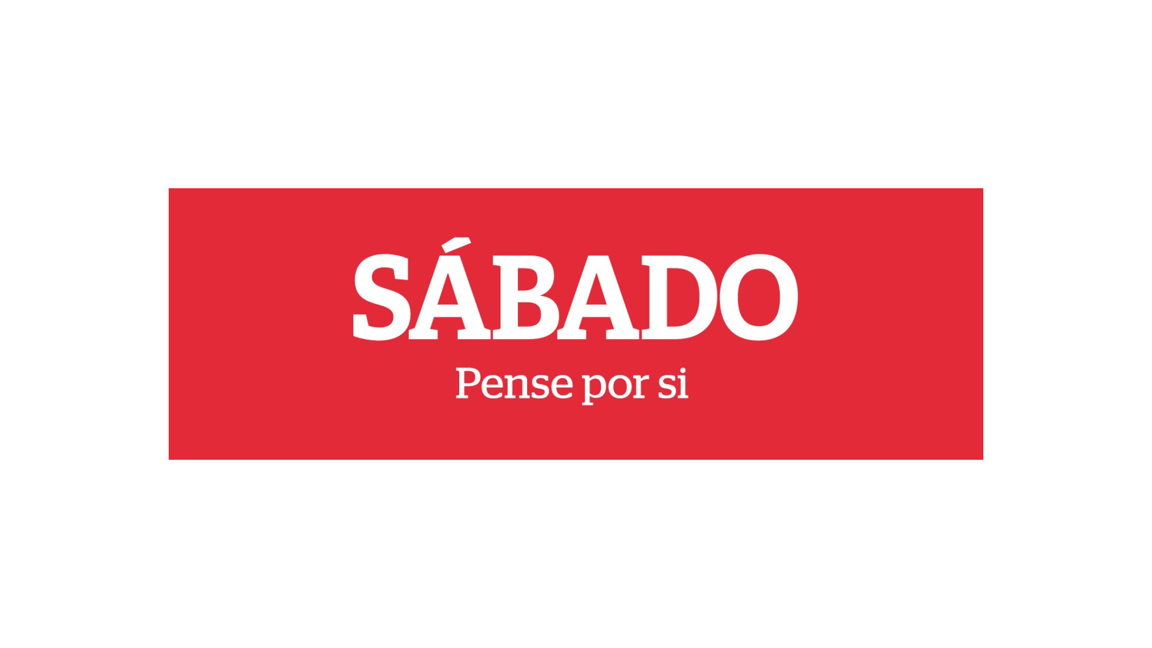 SÁBADO logo in white on a red rectangular background, with the tagline “Pense por si” underneath.